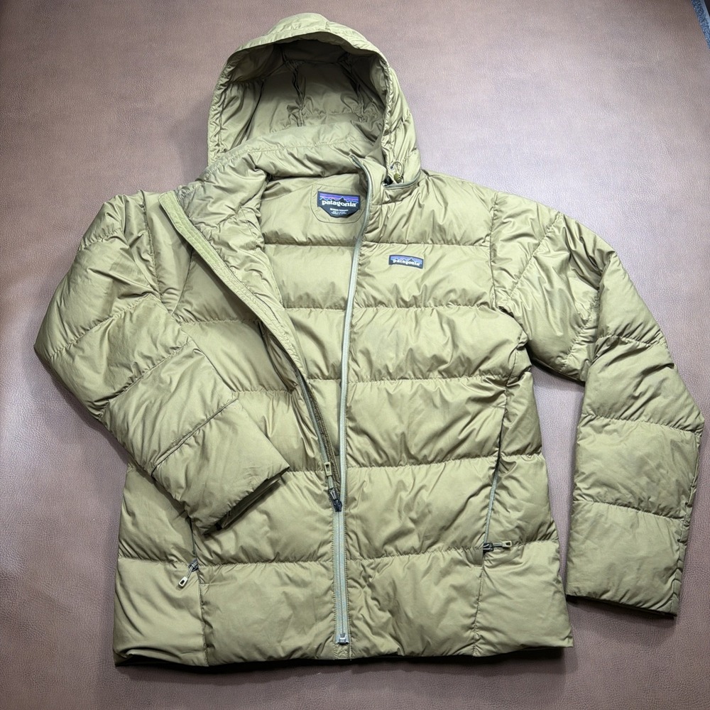 Patagonia Silent Down Puffer Jacket Olive Green Men Medium Goose Insulated Hood